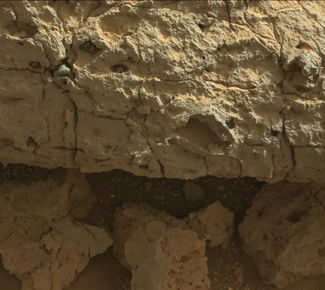 Sol 303: Mast Camera (Mastcam)