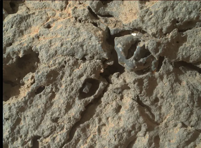 Sol 303: Mars Hand Lens Imager (MAHLI)