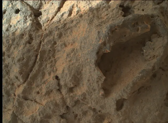 Sol 303: Mars Hand Lens Imager (MAHLI)