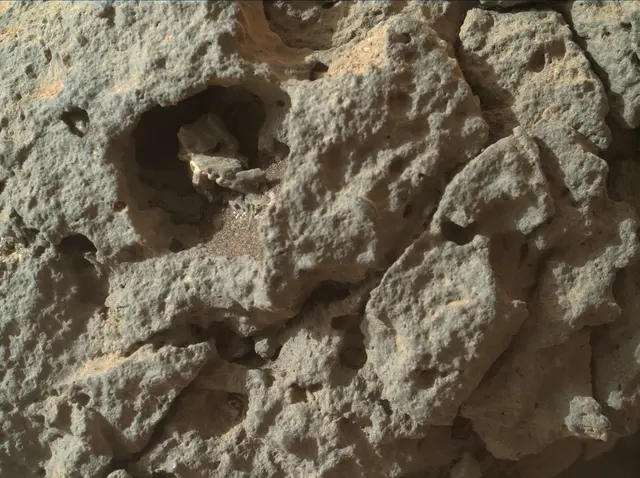 Sol 303: Mars Hand Lens Imager (MAHLI)
