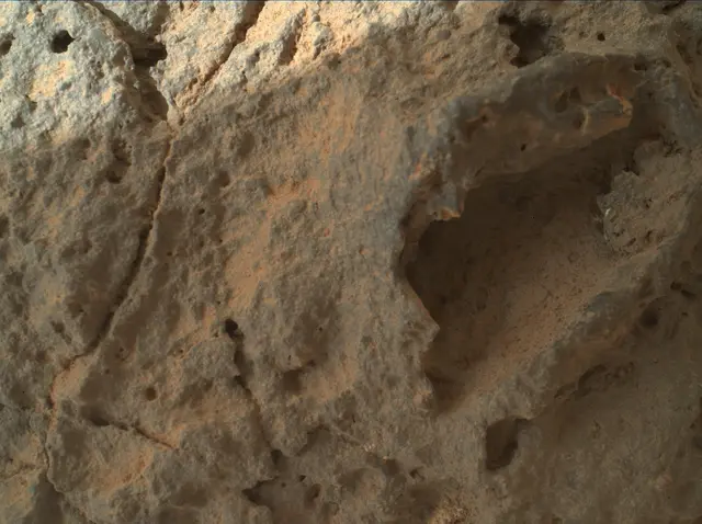 Sol 303: Mars Hand Lens Imager (MAHLI)