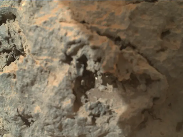 Sol 303: Mars Hand Lens Imager (MAHLI)