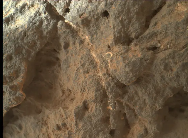 Sol 304: Mars Hand Lens Imager (MAHLI)