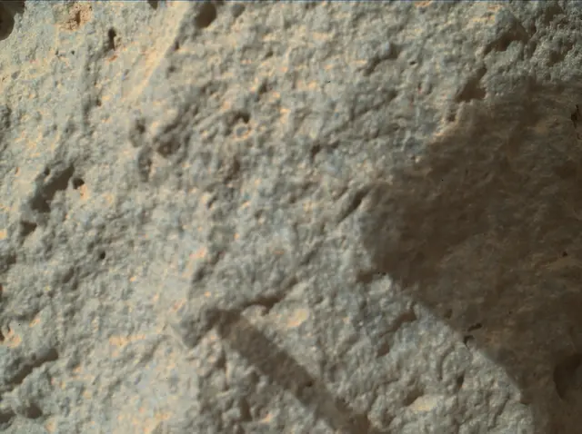 Sol 304: Mars Hand Lens Imager (MAHLI)