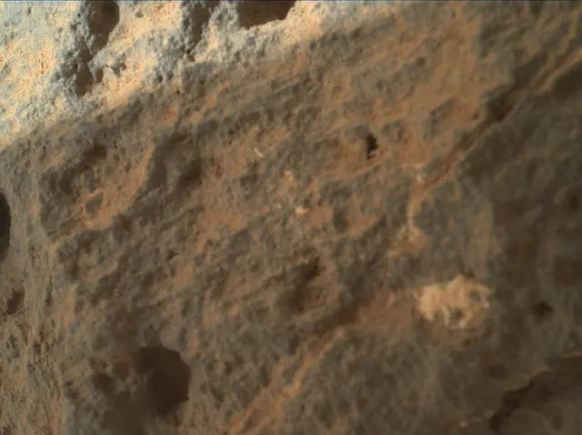 Sol 304: Mars Hand Lens Imager (MAHLI)