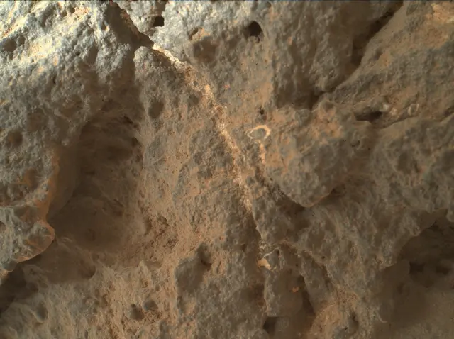 Sol 304: Mars Hand Lens Imager (MAHLI)