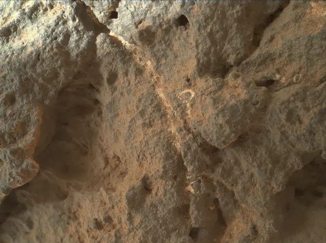 Sol 304: Mars Hand Lens Imager (MAHLI)