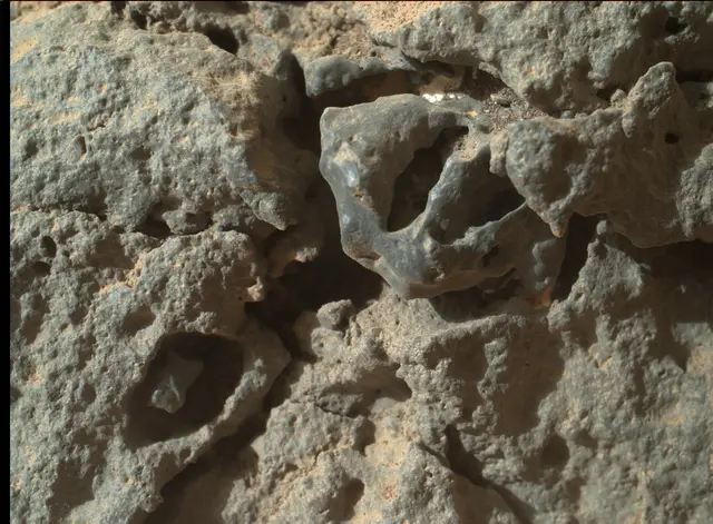 Sol 304: Mars Hand Lens Imager (MAHLI)