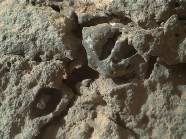 Sol 304: Mars Hand Lens Imager (MAHLI)