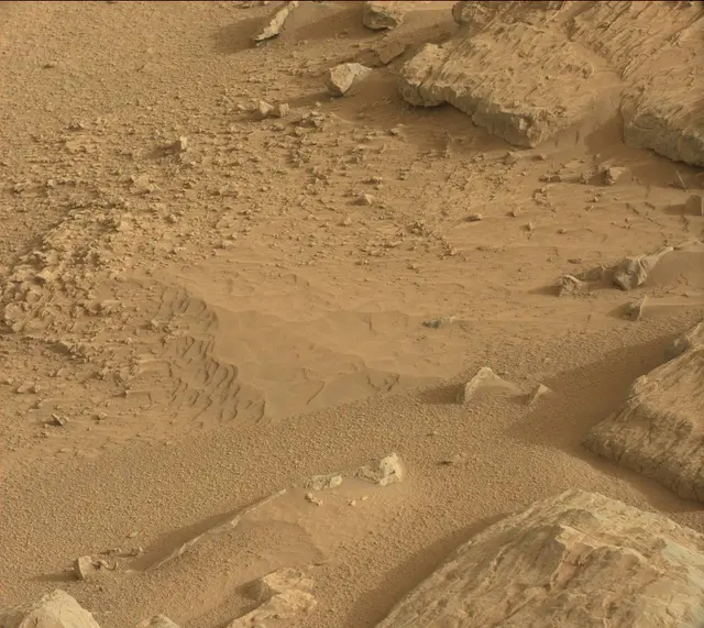 Sol 305: Mast Camera (Mastcam)