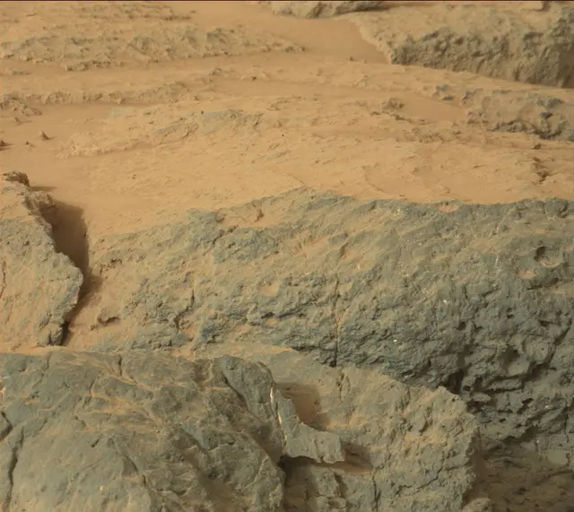 Sol 305: Mast Camera (Mastcam)