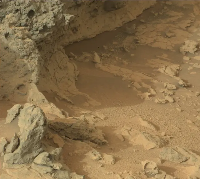 Sol 305: Mast Camera (Mastcam)