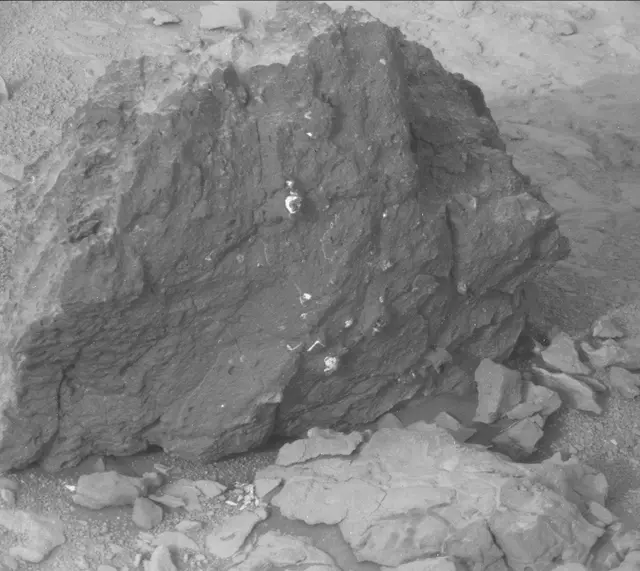 Sol 305: Mast Camera (Mastcam)