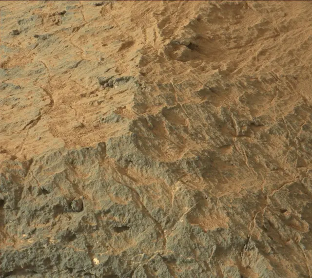 Sol 306: Mast Camera (Mastcam)
