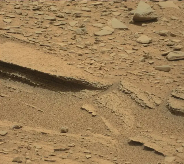 Sol 318: Mast Camera (Mastcam)