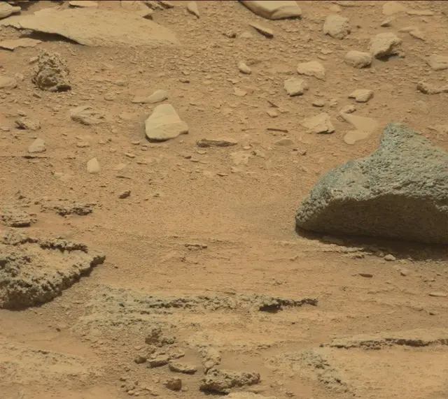Sol 318: Mast Camera (Mastcam)
