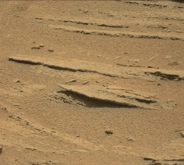 Sol 318: Mast Camera (Mastcam)