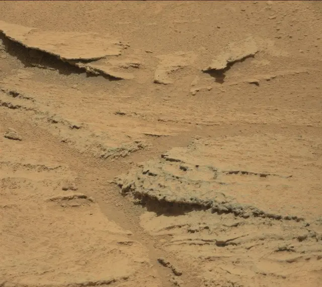 Sol 318: Mast Camera (Mastcam)
