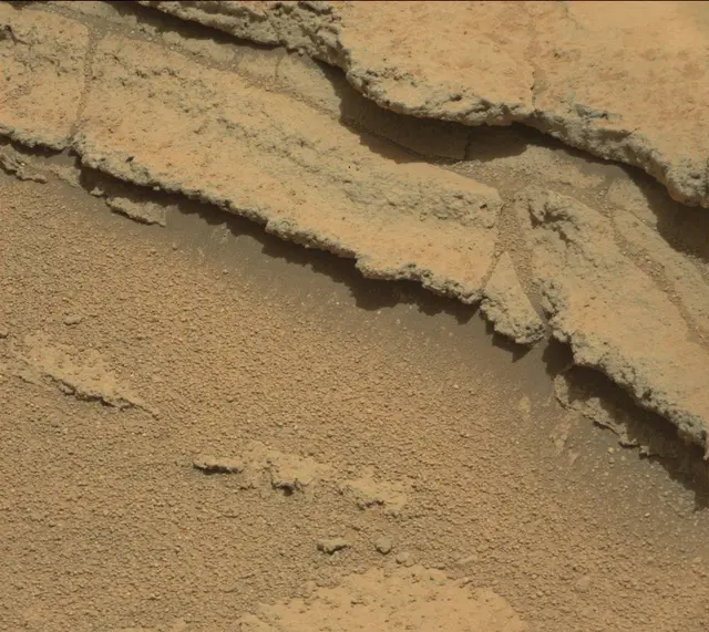 Sol 318: Mast Camera (Mastcam)