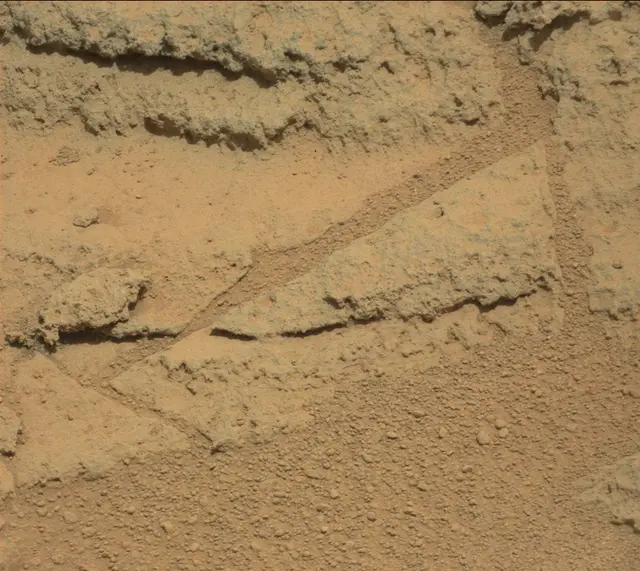 Sol 318: Mast Camera (Mastcam)