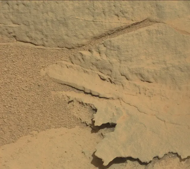 Sol 318: Mast Camera (Mastcam)