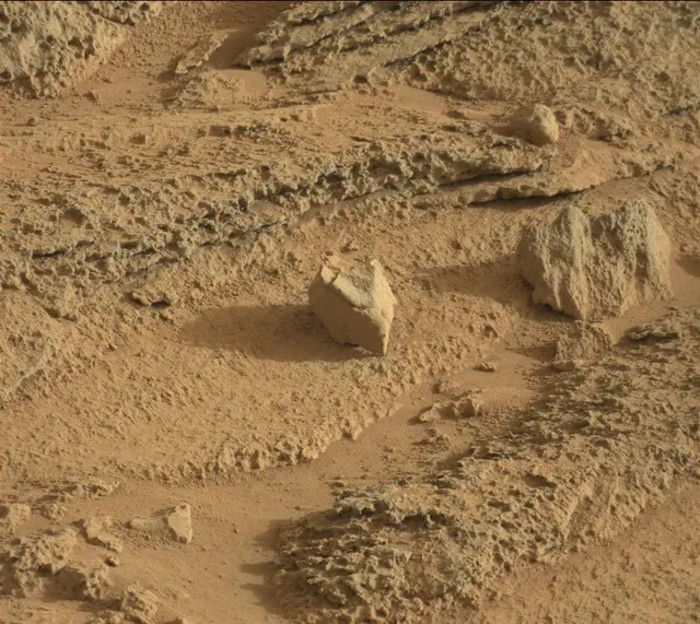 Sol 318: Mast Camera (Mastcam)