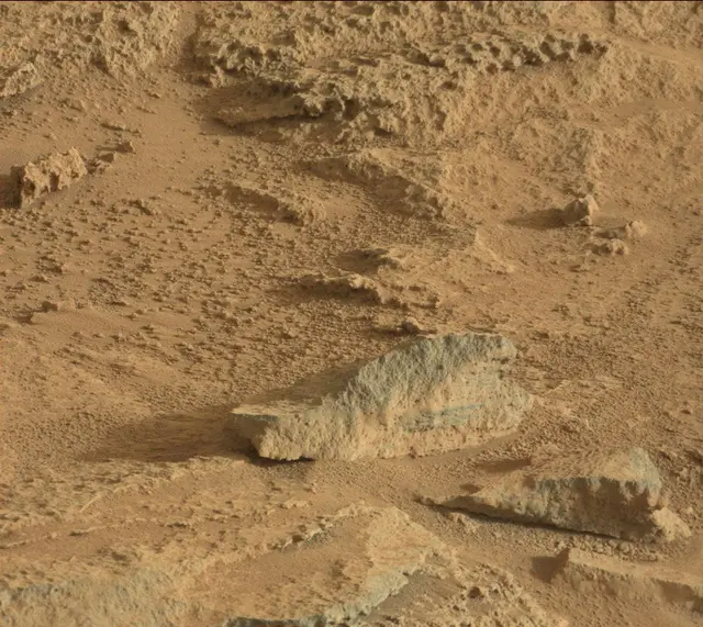 Sol 318: Mast Camera (Mastcam)