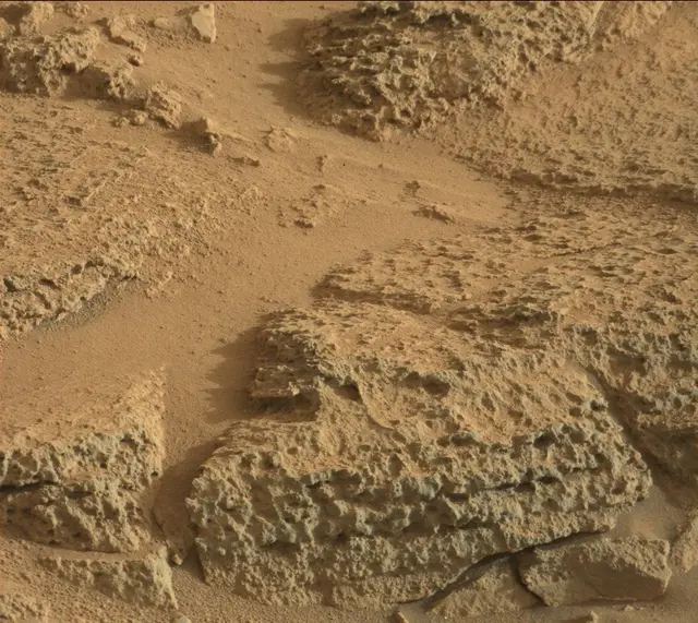 Sol 318: Mast Camera (Mastcam)