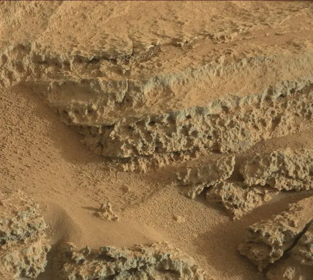 Sol 318: Mast Camera (Mastcam)