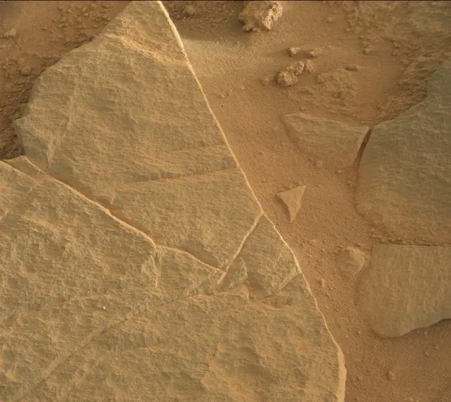 Sol 318: Mast Camera (Mastcam)