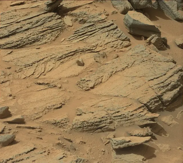 Sol 319: Mast Camera (Mastcam)