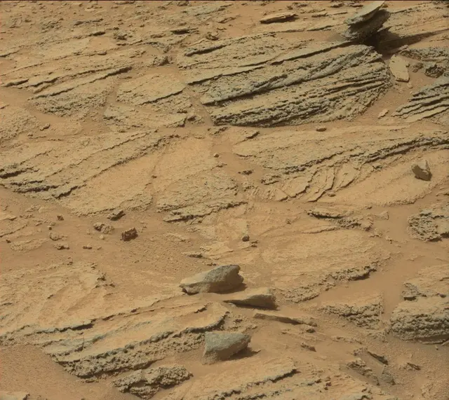 Sol 319: Mast Camera (Mastcam)