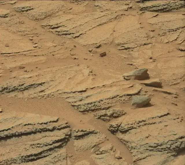 Sol 319: Mast Camera (Mastcam)