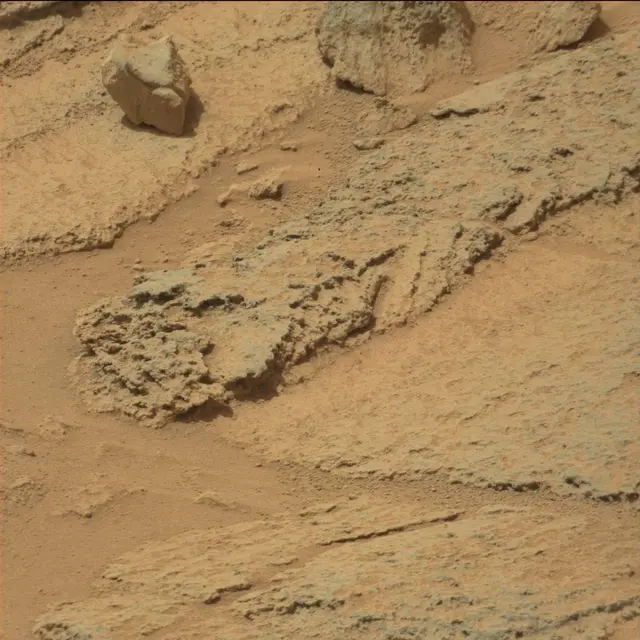 Sol 319: Mast Camera (Mastcam)
