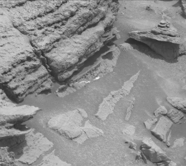 Sol 323: Mast Camera (Mastcam)