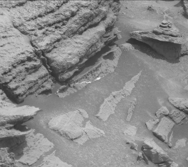 Sol 323: Mast Camera (Mastcam)