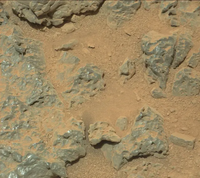 Sol 324: Mast Camera (Mastcam)