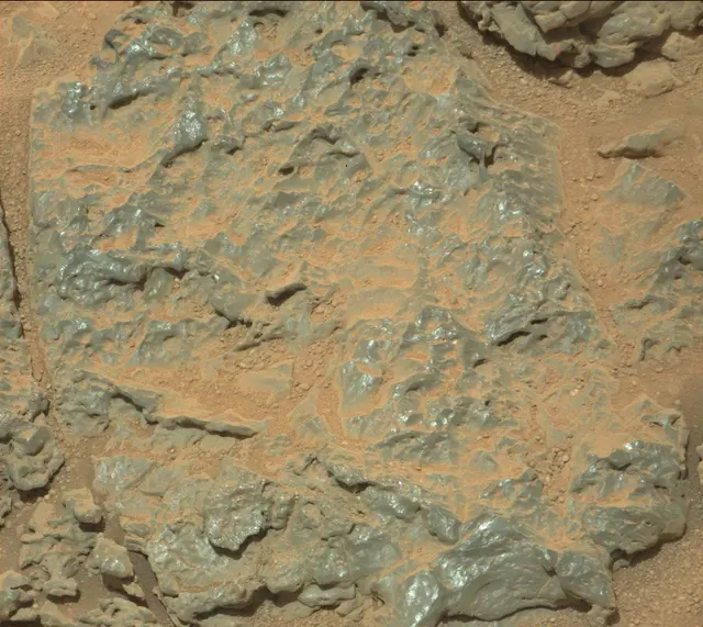 Sol 324: Mast Camera (Mastcam)