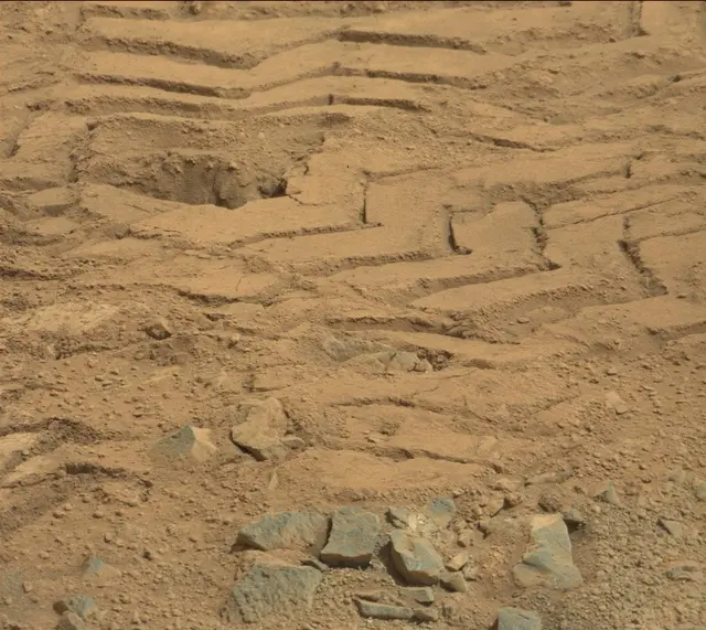 Sol 326: Mast Camera (Mastcam)