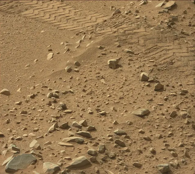 Sol 329: Mast Camera (Mastcam)