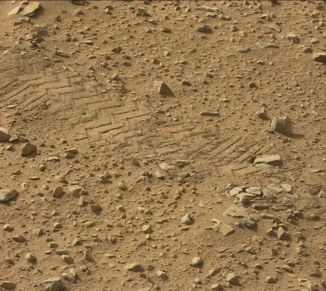 Sol 329: Mast Camera (Mastcam)