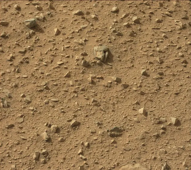Sol 329: Mast Camera (Mastcam)