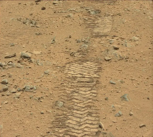 Sol 331: Mast Camera (Mastcam)