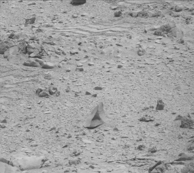 Sol 331: Mast Camera (Mastcam)