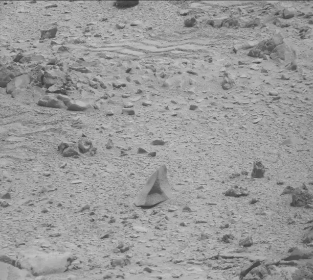 Sol 331: Mast Camera (Mastcam)