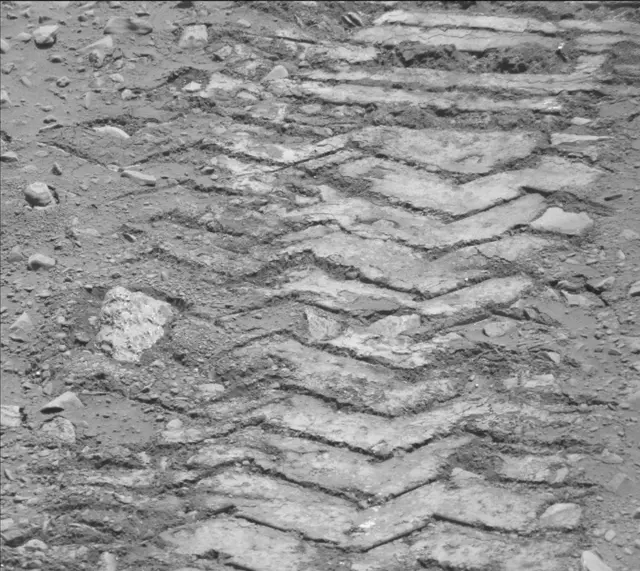 Sol 331: Mast Camera (Mastcam)