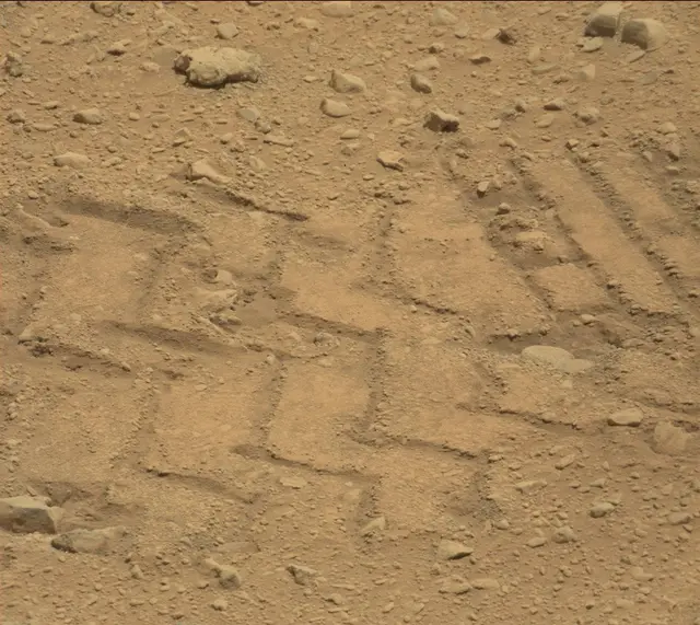 Sol 331: Mast Camera (Mastcam)