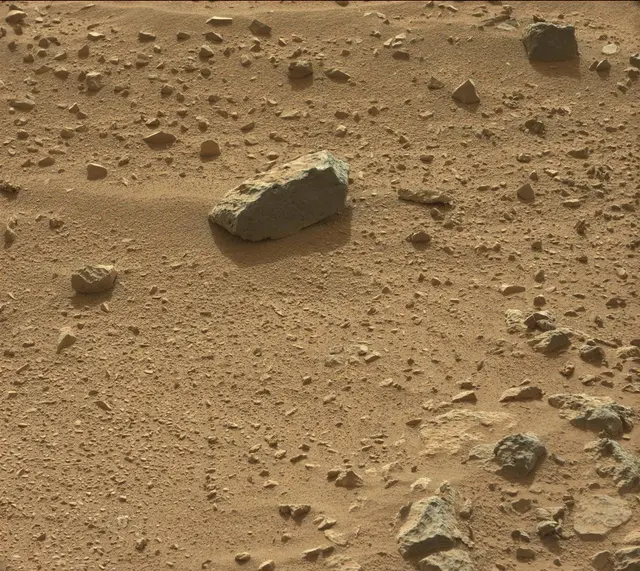 Sol 333: Mast Camera (Mastcam)