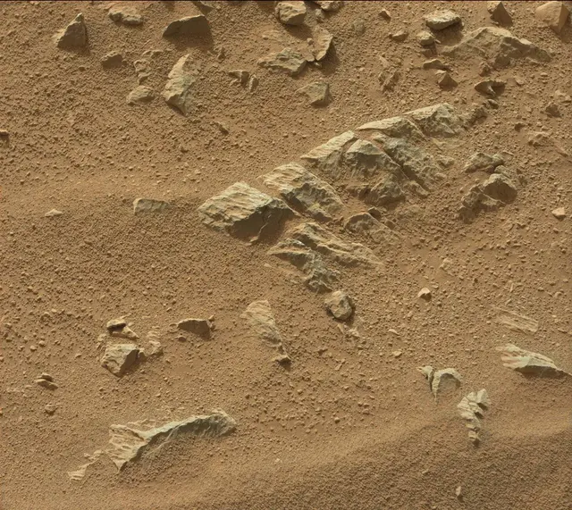 Sol 333: Mast Camera (Mastcam)