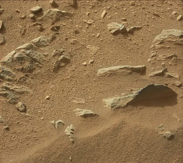 Sol 333: Mast Camera (Mastcam)
